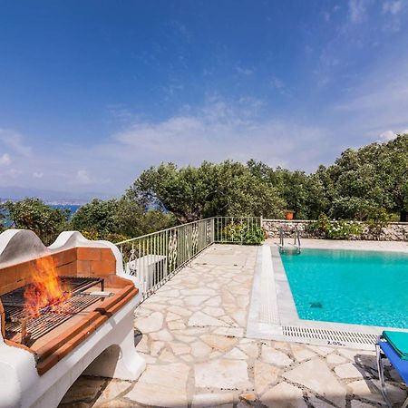 Villa Vingla By Villa Plus Kassiopi Exterior photo